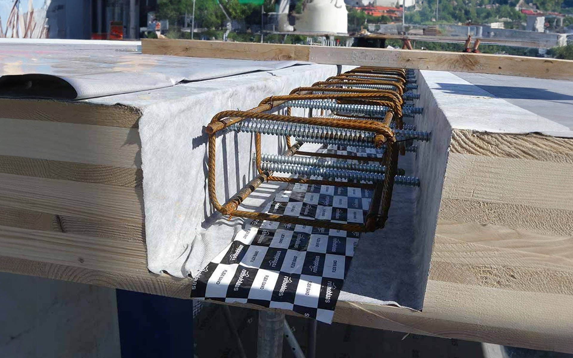 Sistema costruttivo post-and-slab